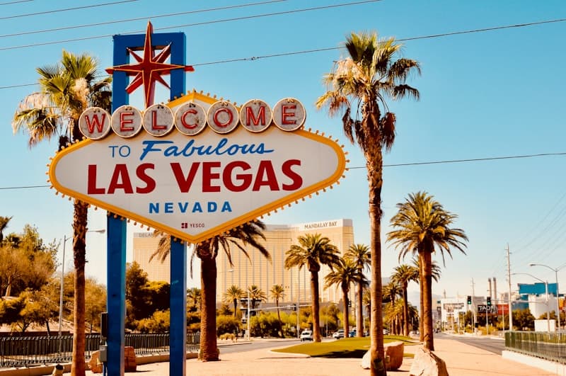 Flights to Las Vegas, NV